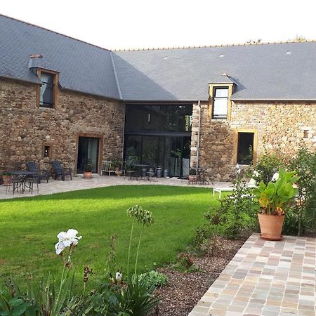Bed and Breakfast Aux Greniers A Reves Plestan Exterior foto
