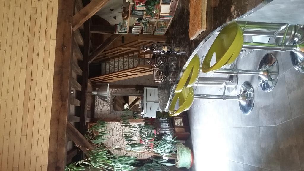 Bed and Breakfast Aux Greniers A Reves Plestan Exterior foto